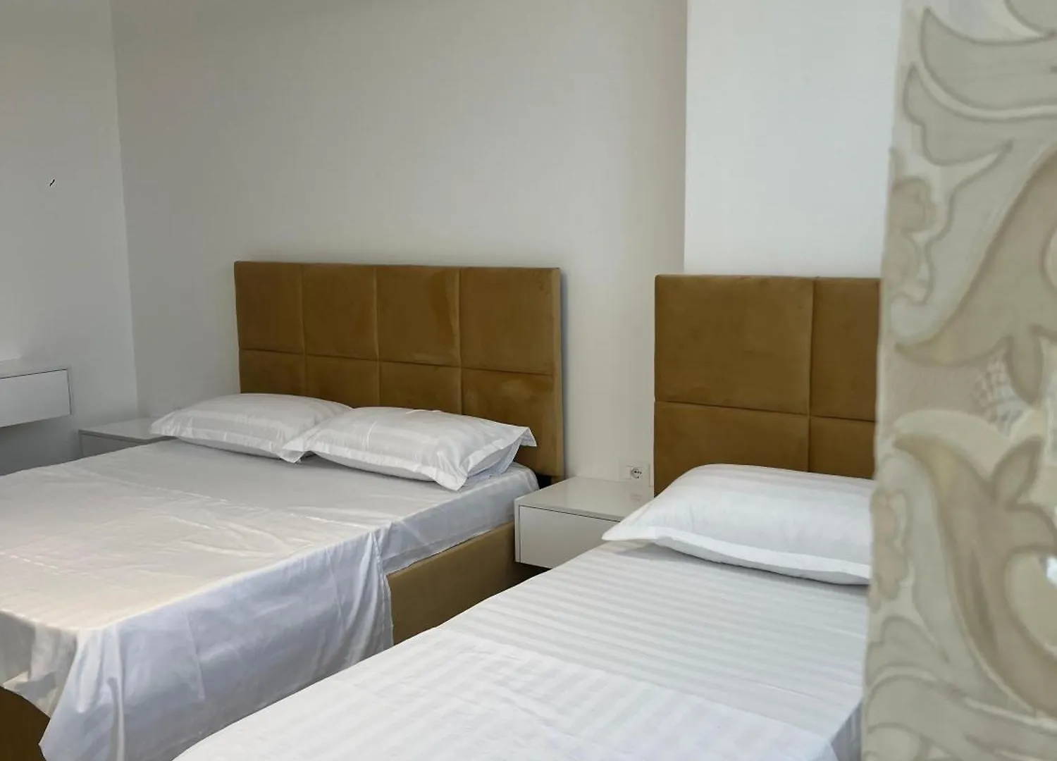 Lika Apartment Golem  Albania